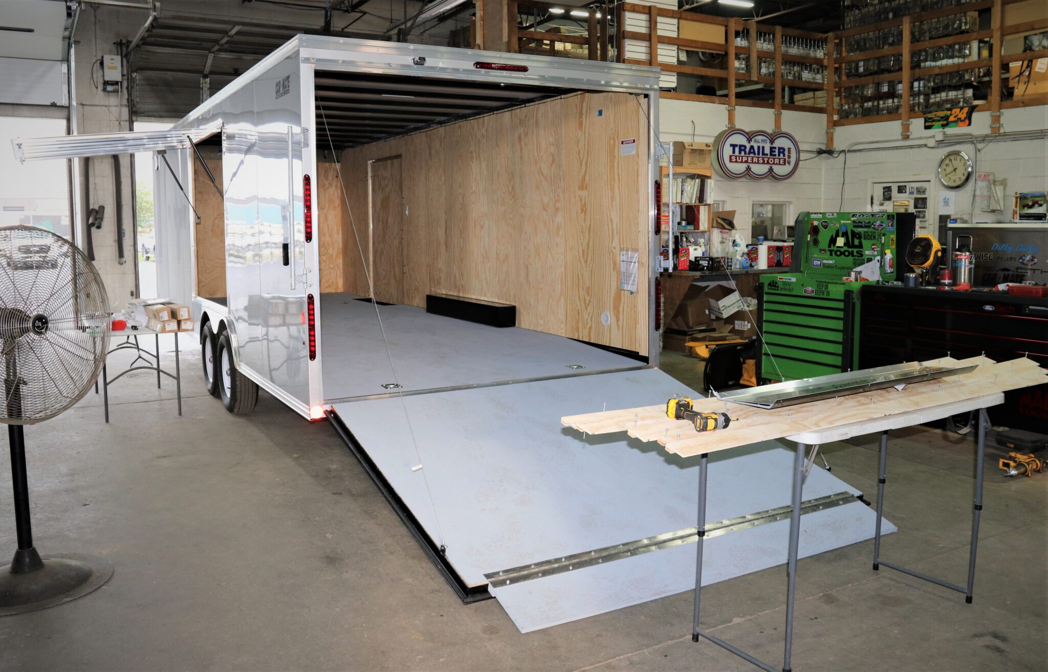 Trailer Maintenance, Repair & Customization Services